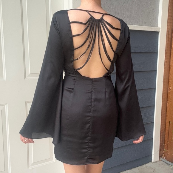 Silky Backless Mini Witch Dress with Angel Sleeves - Picture 5 of 13